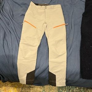 Hayloft Men’s Ski Pants - Size Medium in Grey